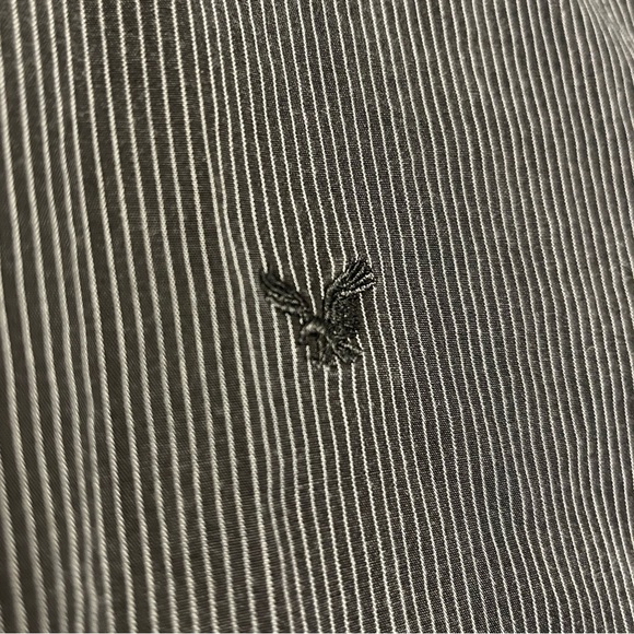 American Eagle vintage fit button down in excellent condition - size medium - Picture 5 of 7